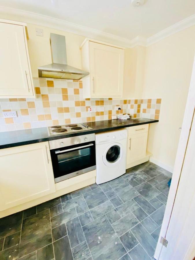 Close To The Beach Holiday - Ferry Discount Available Ferienhaus Shanklin